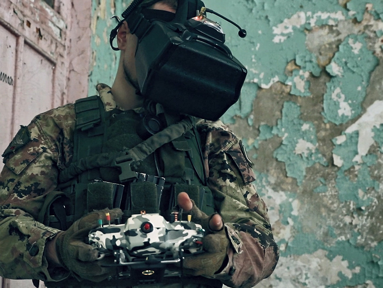 В России представили линейку универсальных FPV-дронов «Джокер»